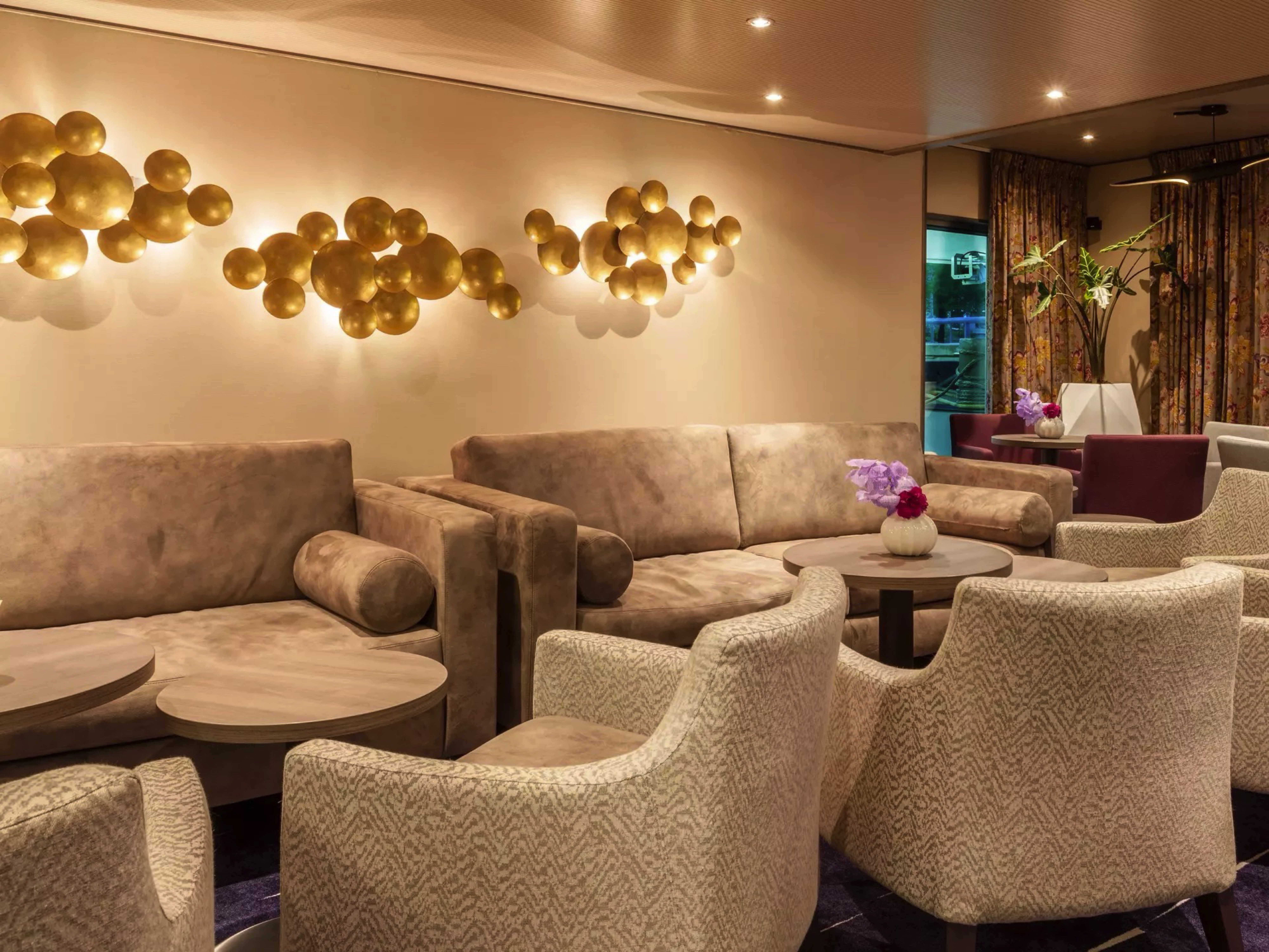 AMADEUS, Provence, Panorama Bar & Lounge.jpg